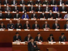 Китай изгони деветима военни служители от парламента