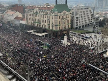 Хиляди излязоха на протест в Белград, за да поискат отмяна на вота