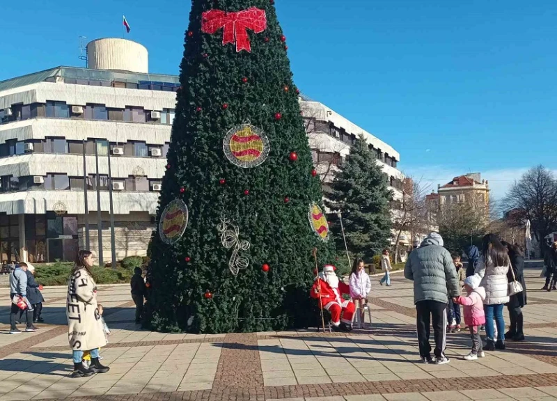 Новогодишен концерт на площад "Свобода" в Дупница