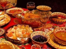 В навечерието на Сурвак е втората кадена вечеря, а след полунощ в Родопите се е изпълнявал обичаят "бухане"
