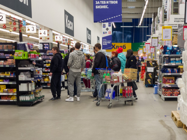 TD Пловдивчани продължават да пазаруват часове преди да настъпи новата 2024
