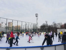 На 2 януари ледената пързалка в парк "Възраждане" ще работи за деца и ученици с вход свободен