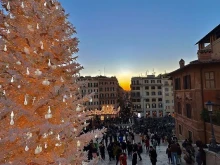 В новогодишната нощ те носят червено бельо наопаки и ядат леща