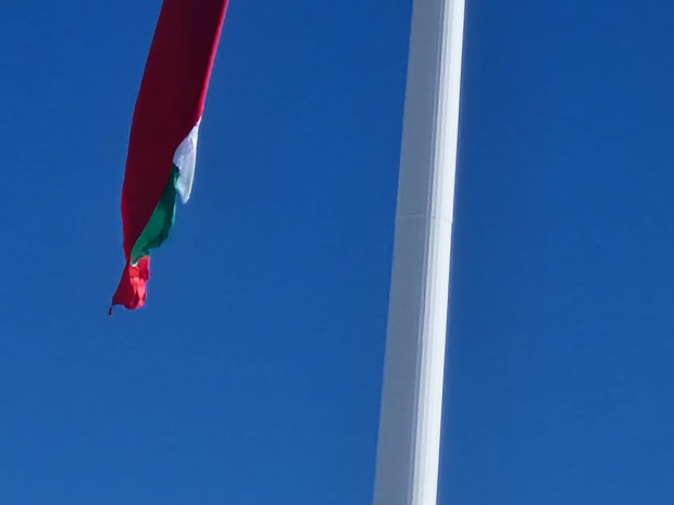 Общински съветници от БСП разпространиха позиция относно знамето и пилона