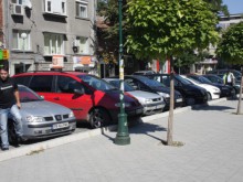 Доскорошен безплатен паркинг вече е синя зона, таксуват по левче на час