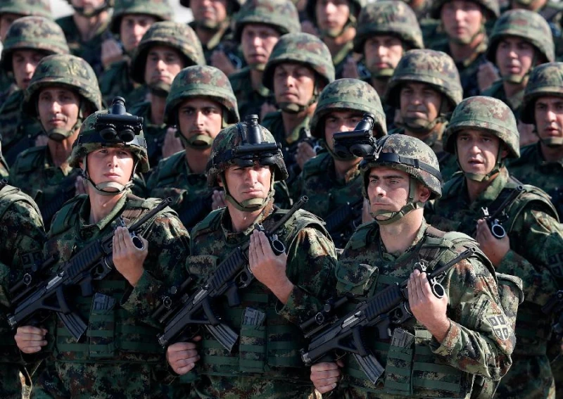 В Сърбия искат да върнат задължителната военна служба