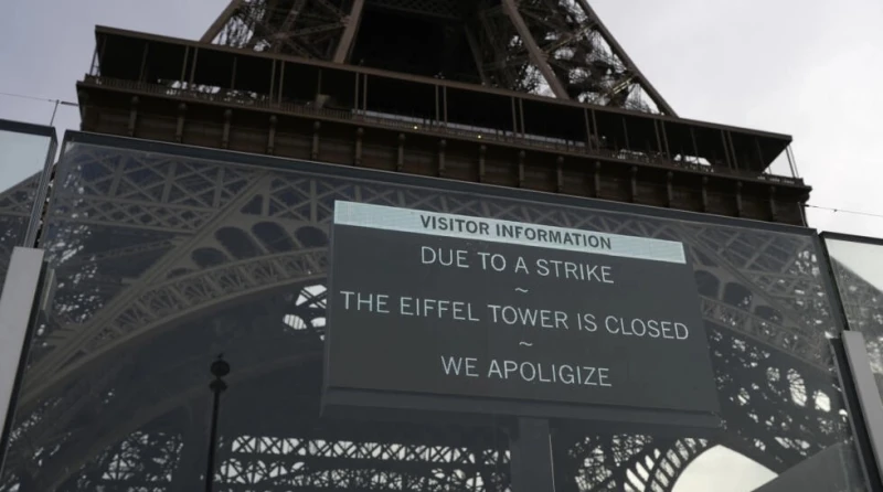Стачка затвори Айфеловата кула и Мон Сен Мишел