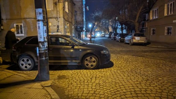 Сигнал: На това му се казва образцово паркиране