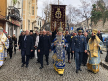 Кметът на Пловдив се включи в литийното шествие на Йордановден