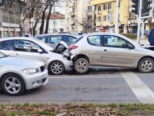 Кадри от верижната катастрофа в Пловдив. Свидетел: Не се учудвам, че стана такова мазало