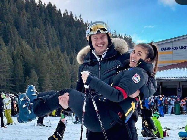 Фолкпевицата Анелия се качи на ски Снимки от прекрасните моменти 