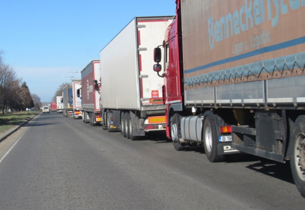 Камиони превозващи стоки за Австрия бяха блокирани на граничните ни
