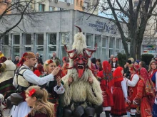 Хиляди се включиха във фестивала "Кукерски игри в Пиринско", вижте кой каква награда получи