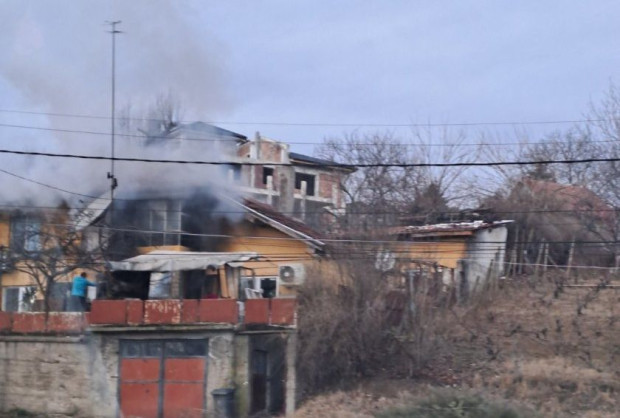 TD Пожар избухна в къща в село Николово Русенско Огънят е