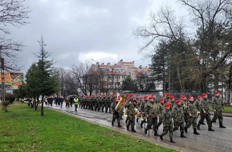 С военен церемониал бяха отбелязани 146 години от освобождението на Карлово