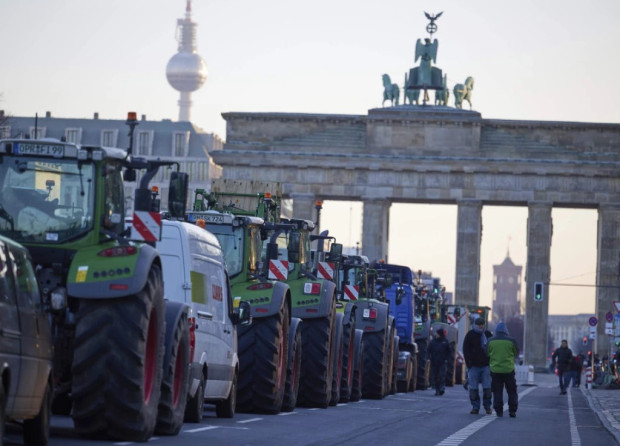 Фермерите излязоха по улиците на Берлин, за да протестират срещу