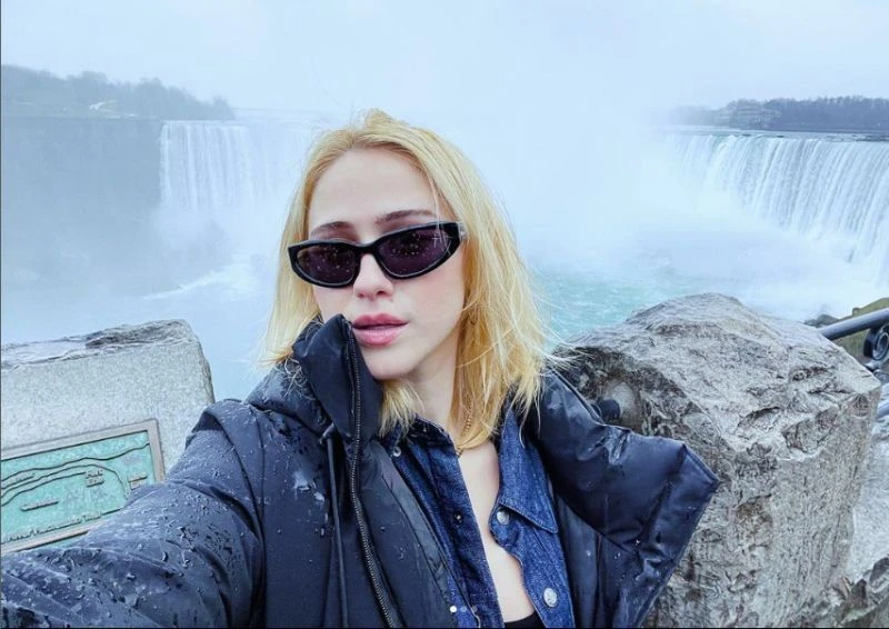 Мария Бакалова се озова пред Ниагарския водопад