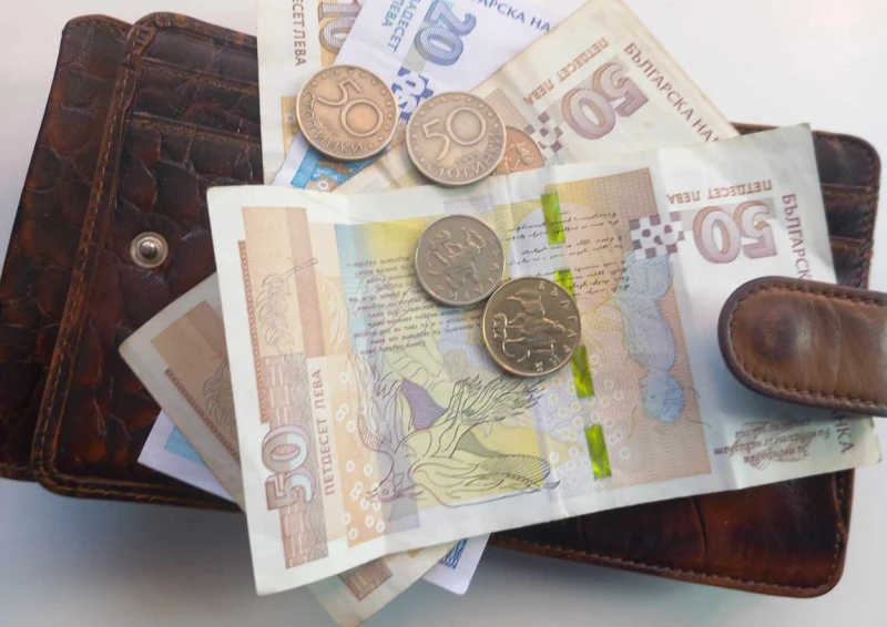 Заплатата на българина не стига за спестявания