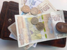 Заплатата на българина не стига за спестявания