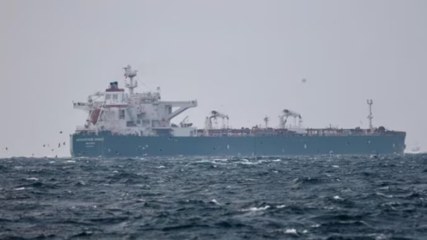 Иранският флот е заловил гръцки петролен танкер в Оманския залив