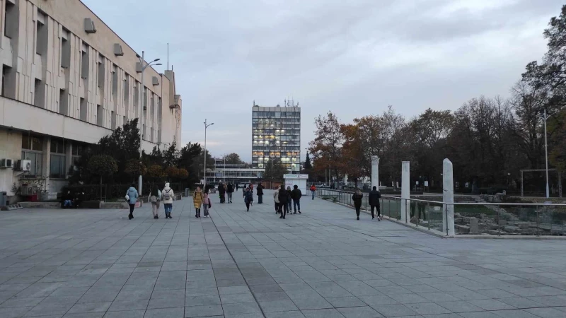 Румънски комик: Няма нужда да ходите в България