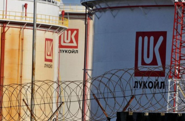 България замени вноса на руски петрол със суров петрол от