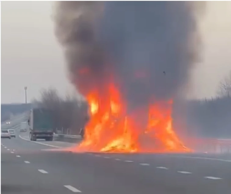 Тежкотоварен автомобил пламна на АМ "Тракия"