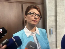 Политолог: Десислава Атанасова отива в политическа пенсия