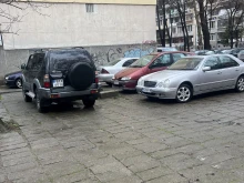 Вижте как се паркира на метри от 2-ро РПУ Пловдив