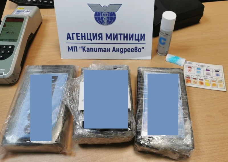 Турски тираджия скри в якето си 3 кг кокаин