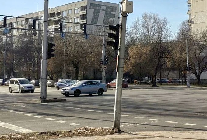 Ограничават движението по булевард в северната част на Пловдив заради смяна на светофар