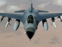 България ремонтира самолети F-16