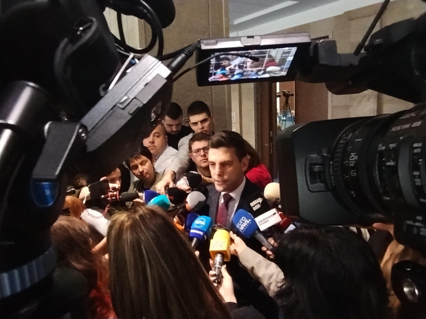 Никола Минчев няма да бъде председател на парламента след ротацията