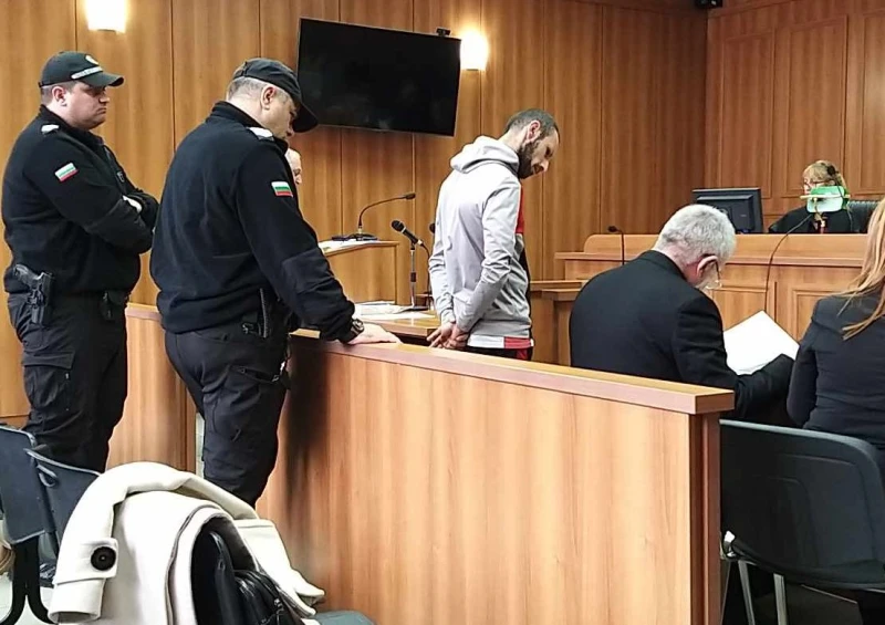Нови грехове на мъжа, малтретирал детенцето в Пловдив