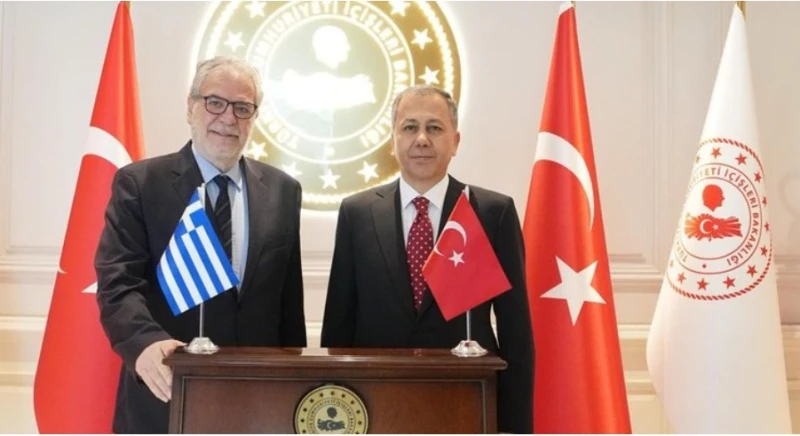 Министри от Гърция и Турция обсъдиха проблема с миграционните потоци