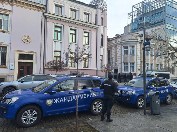 Започнала е специализирана полицейска операция в имоти на бизнесмена Васил