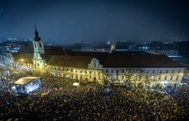 В повече от 20 града в Словакия се проведоха протести срещу Роберт Фицо