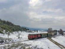 Tеснолинейката вече и с вагон за превоз на хора с ограничена подвижност