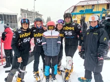 Десетки фенове подкрепят българските сноубордисти в Пампорово