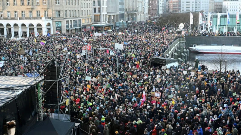 Десетки хиляди германци излязоха на протест в Хамбург срещу крайната десница