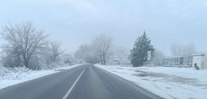 Внимавайте! Някои от пътищата до Пловдив са заледени