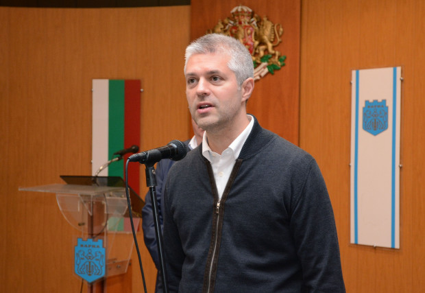 Благомир Коцев честити Бабинден Градоначалникът поздрави всички акушери и гинеколози