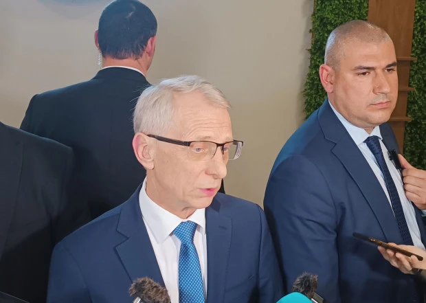 Чужди медии за Денков: Българският премиер разби надеждите на страната си
