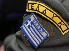Двама гръцки войници нападнати от мигранти в Кипър