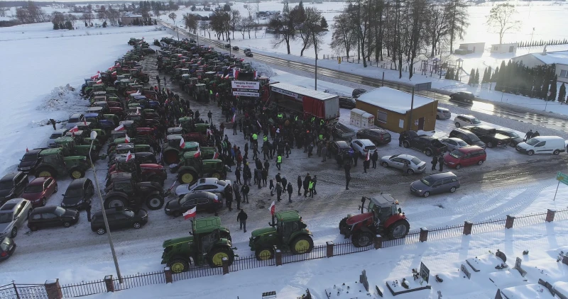 Полша получава отстъпки от Брюксел: Те пряко засягат и България