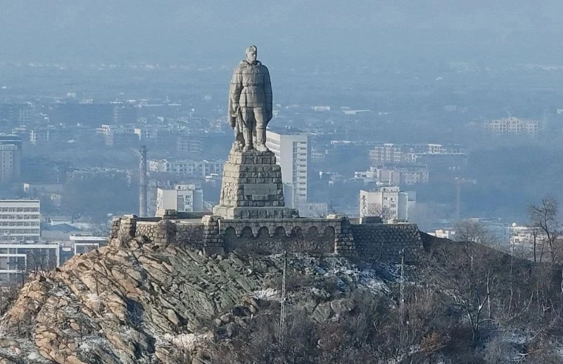 Русия с молба към ЮНЕСКО: Да спре събарянето на "Альоша" в Пловдив