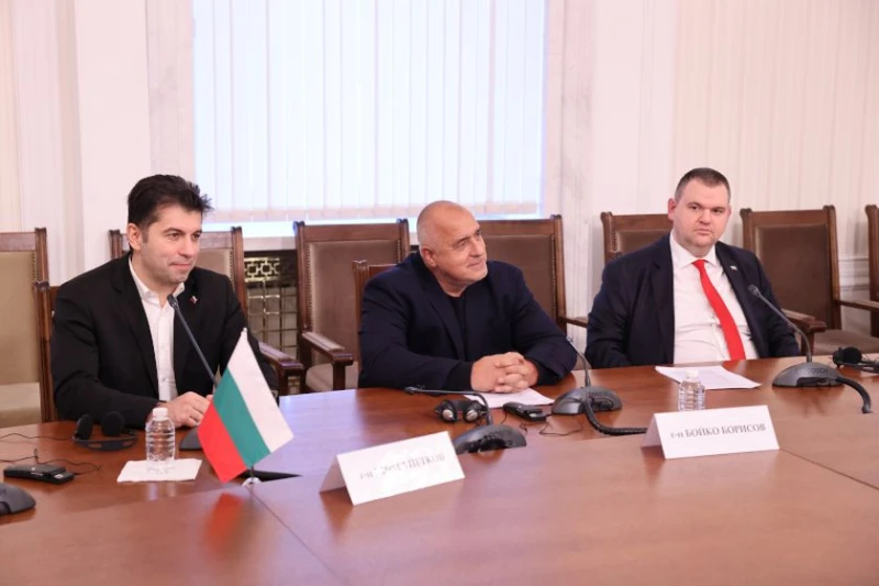 Отнемат Комисията за службите за сигурност от "Възраждане"