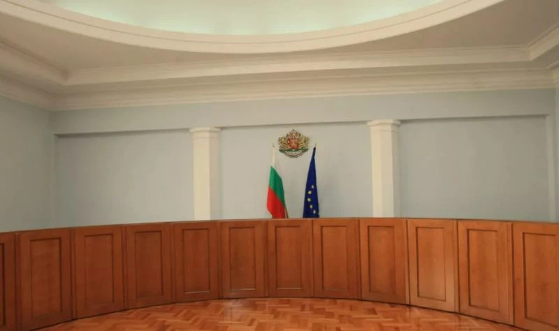 Новите конституционни съдии полагат клетва