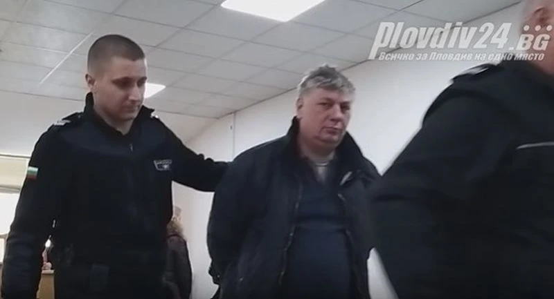 Големи измамници на десетки възрастни отново се изправиха пред съда