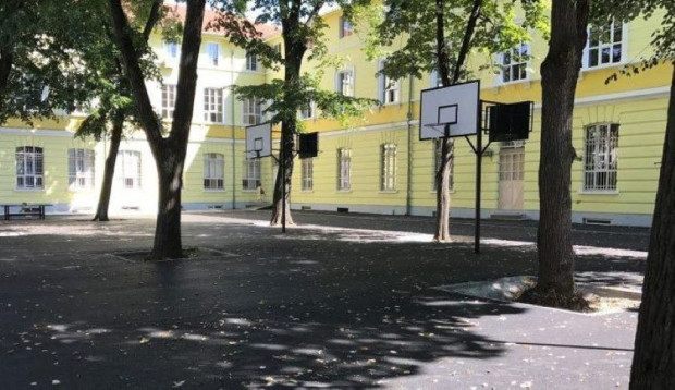 След бомбената заплаха: Провериха всички 64 училища в Русенско без прекъсване на учебния процес